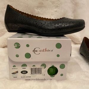 NEW Earthies Bindi black leather comfort flats